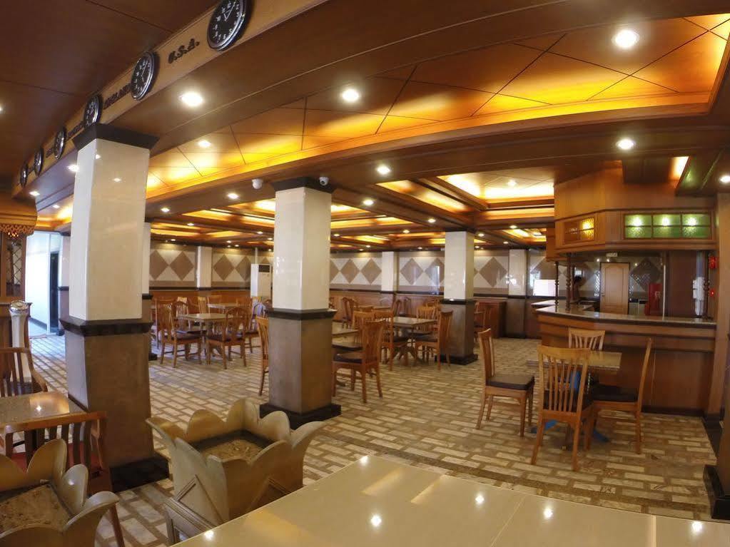 Oyo 523 Aa Pattaya Ville Exterior foto